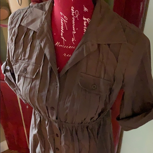 A Pea In The Pod Maternity Dress! - Picture 3 of 8